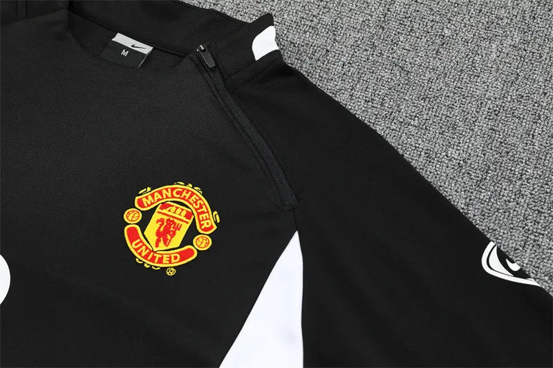 02-03 Manchester United Black Retro Training Suit - Top Only