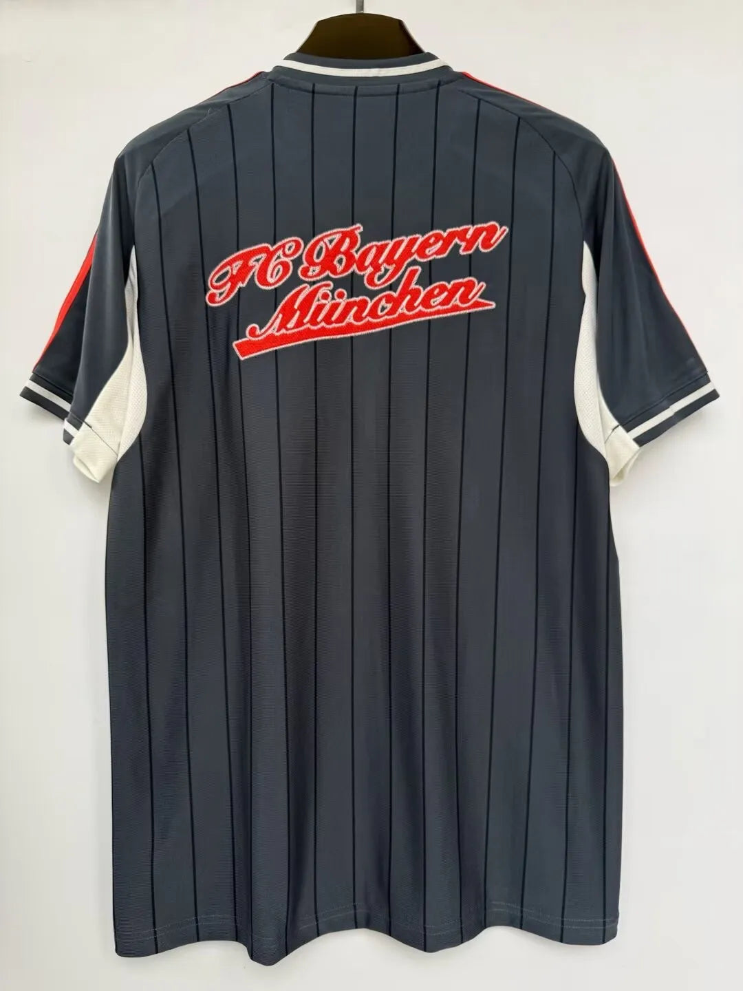 25-26 Bayern Special Baseball Kit