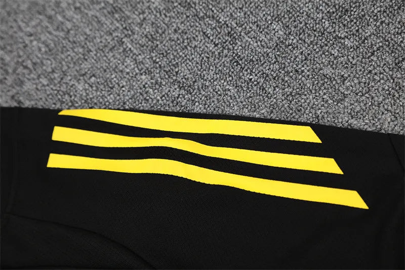 25-26 Manchester United Short Sleeve Training Suit