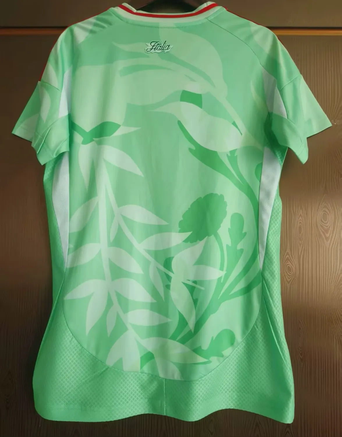 2025 Italy Green Kit For Woman