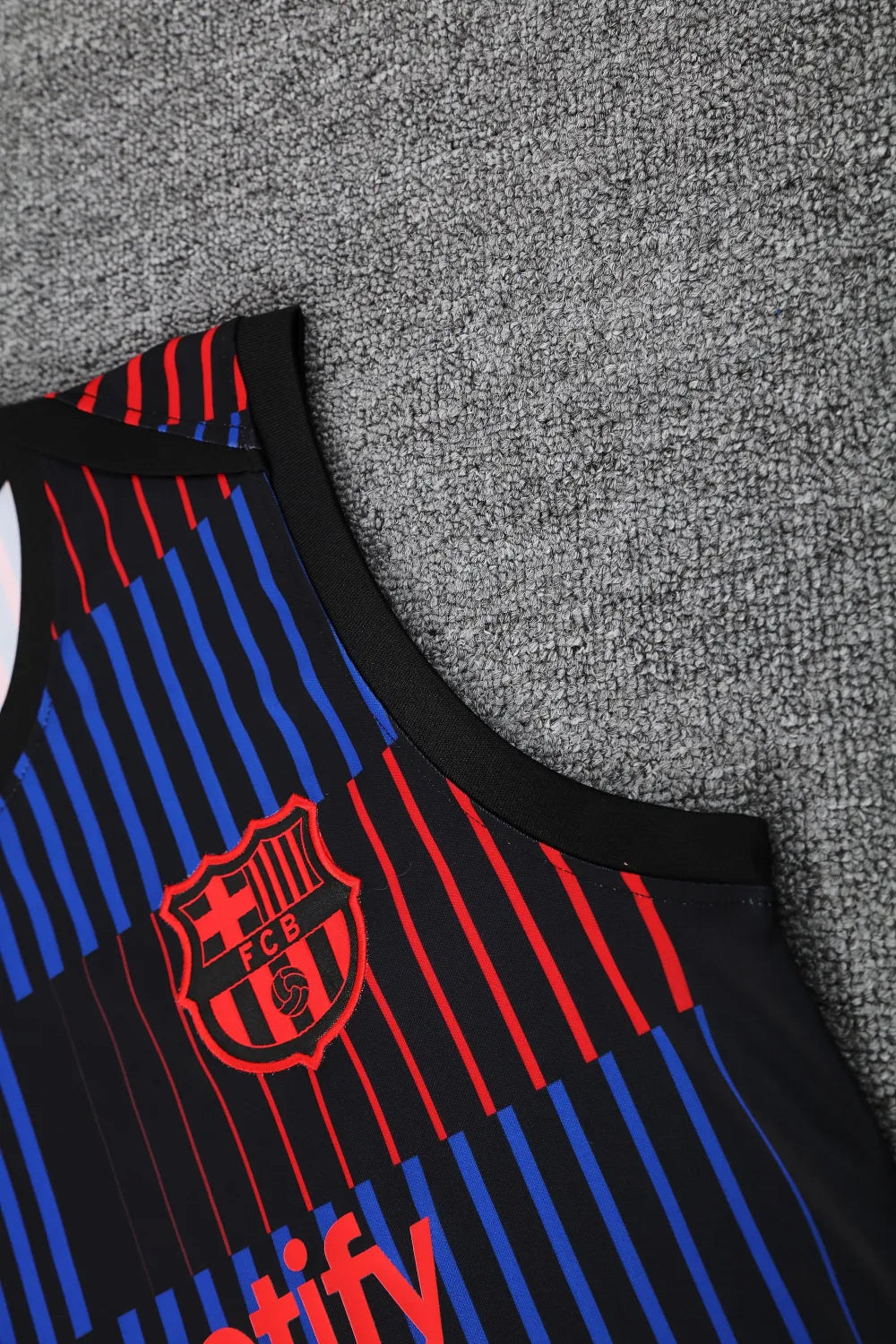 25-26 Barcelona Vest Training Suit