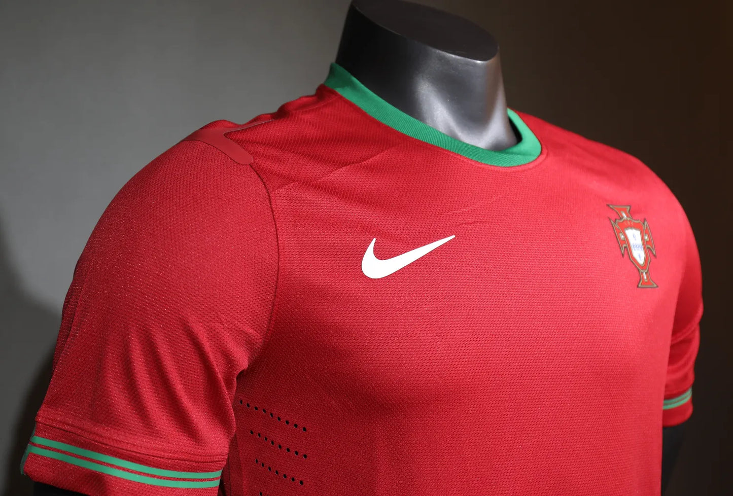 Portugal Home Kit Retro 2012
