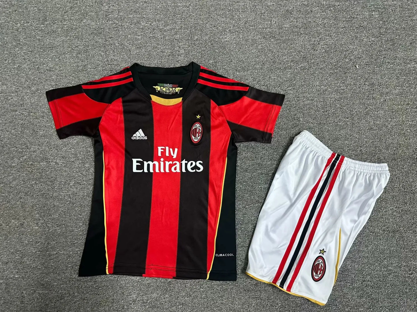 10-11 AC Milan Home Kids Kit