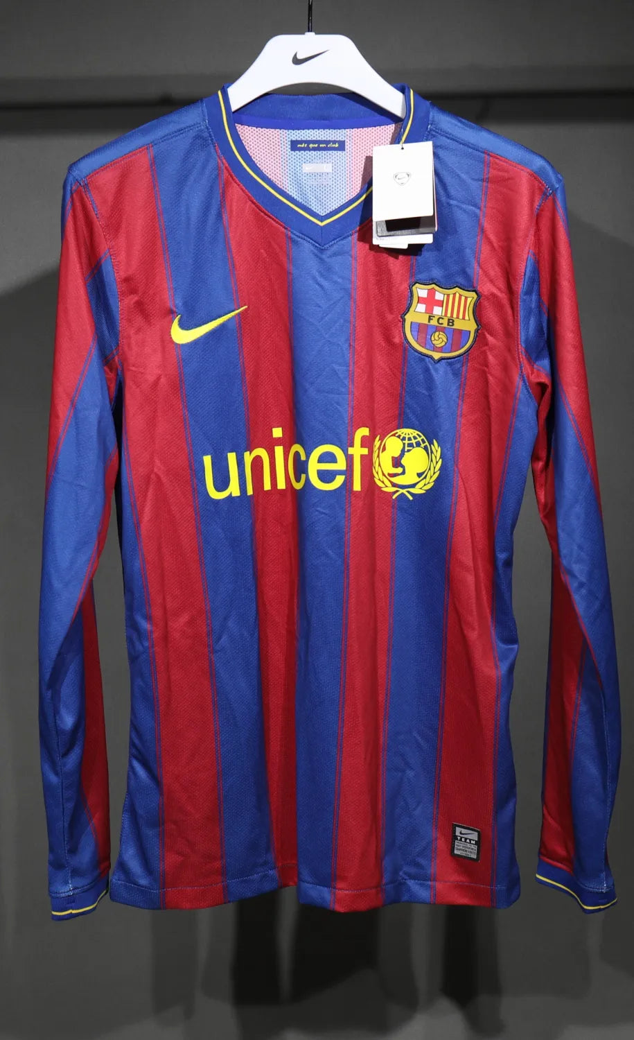 Barcelona Home Long Sleeve Kit Retro 09-10
