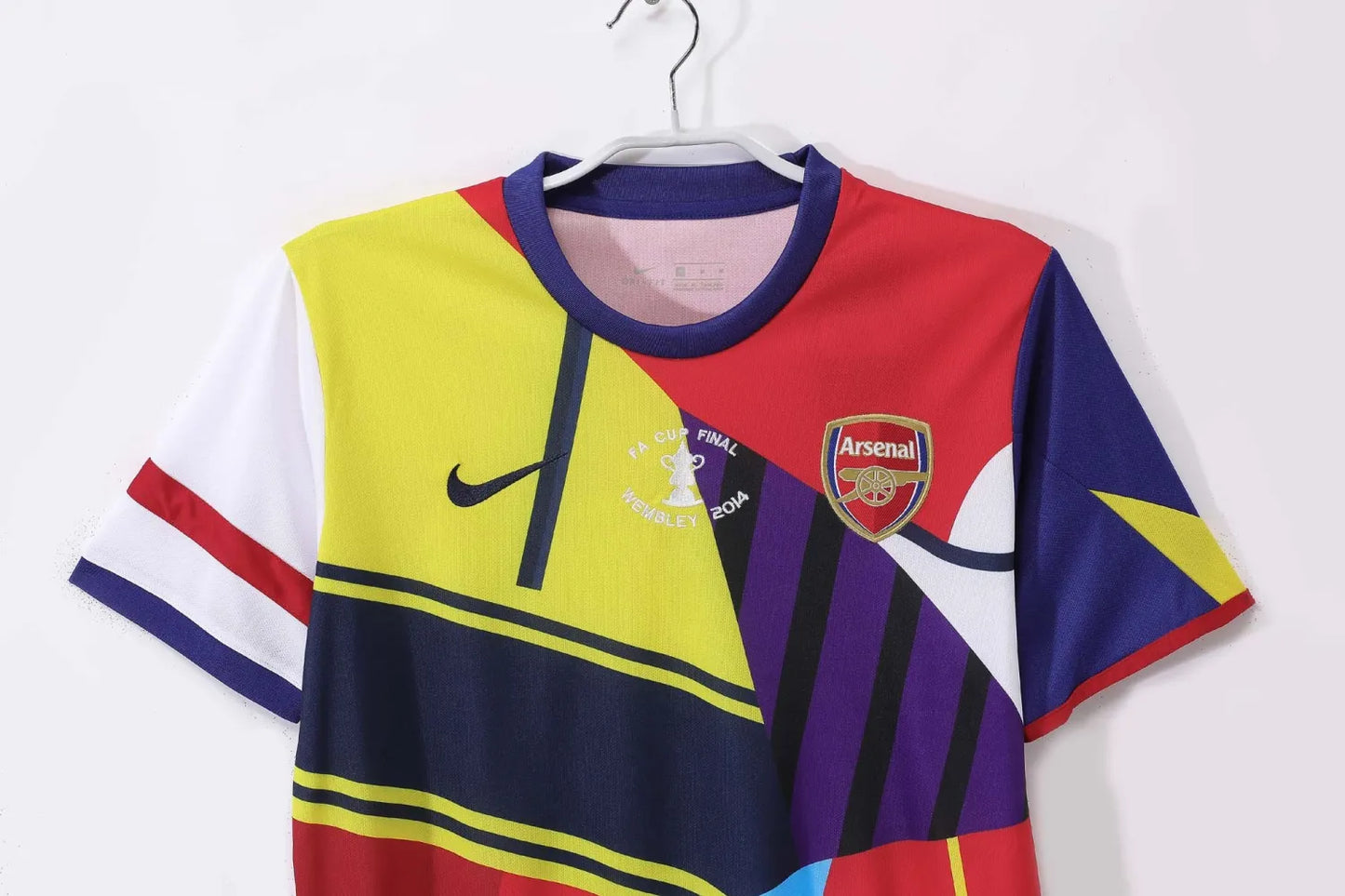Arsenal Commemorative Edition Kit Retro 2014