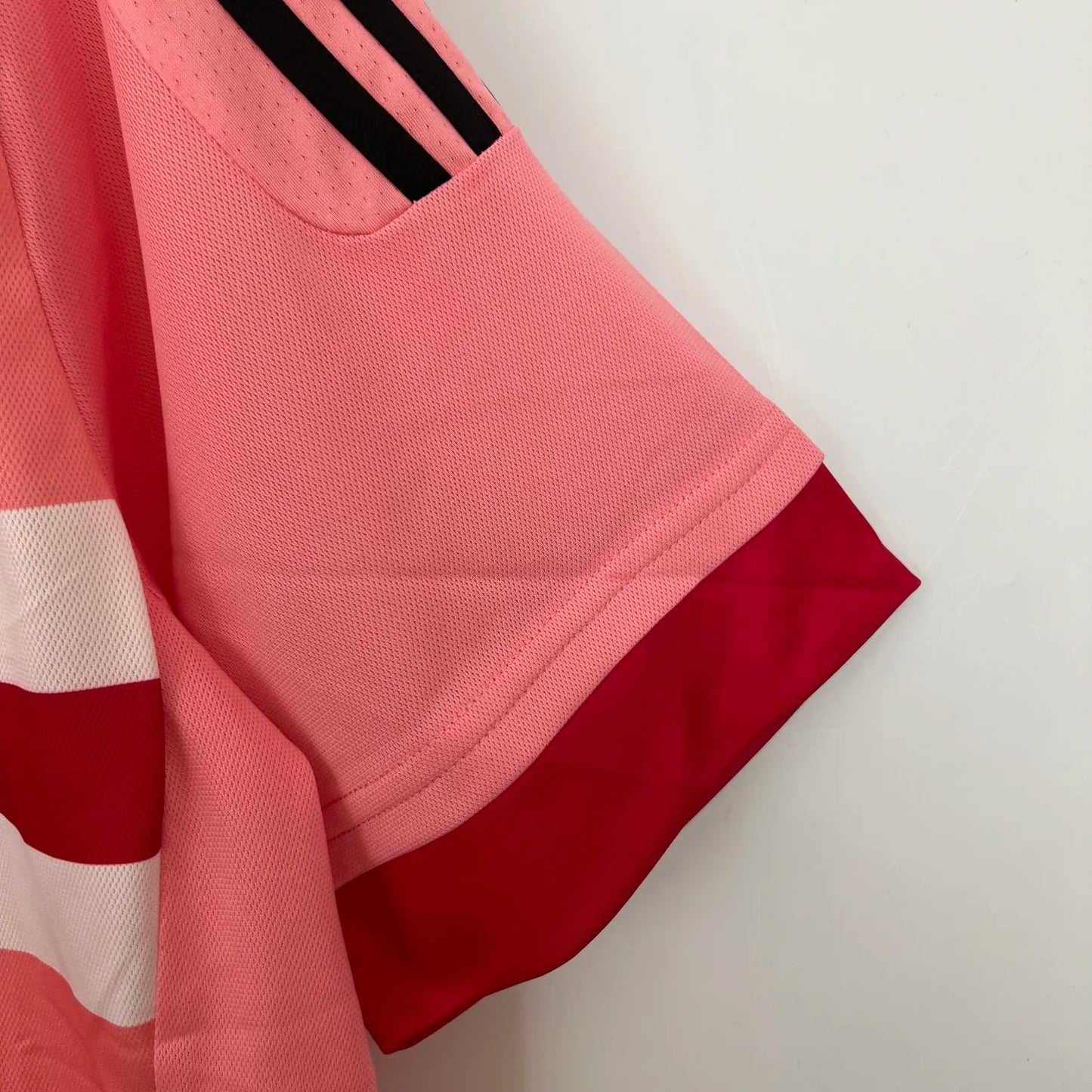 15-16 Juventus Away Retro Jersey