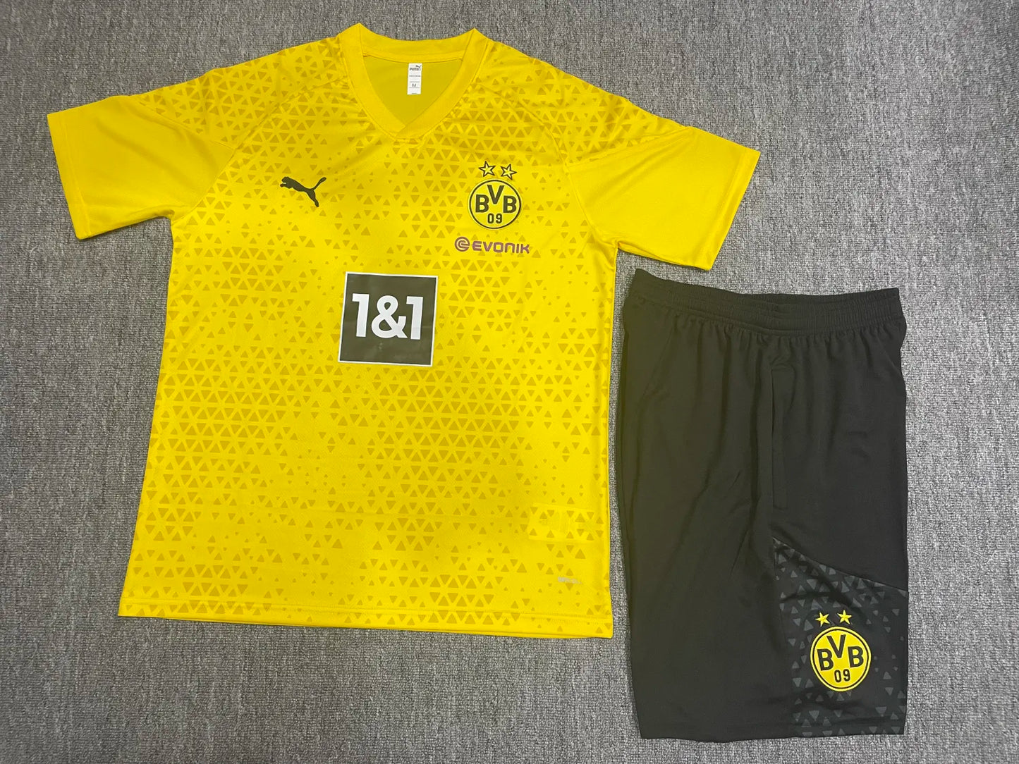 23-24 Borussia Dortmund Short Sleeve Training Suit