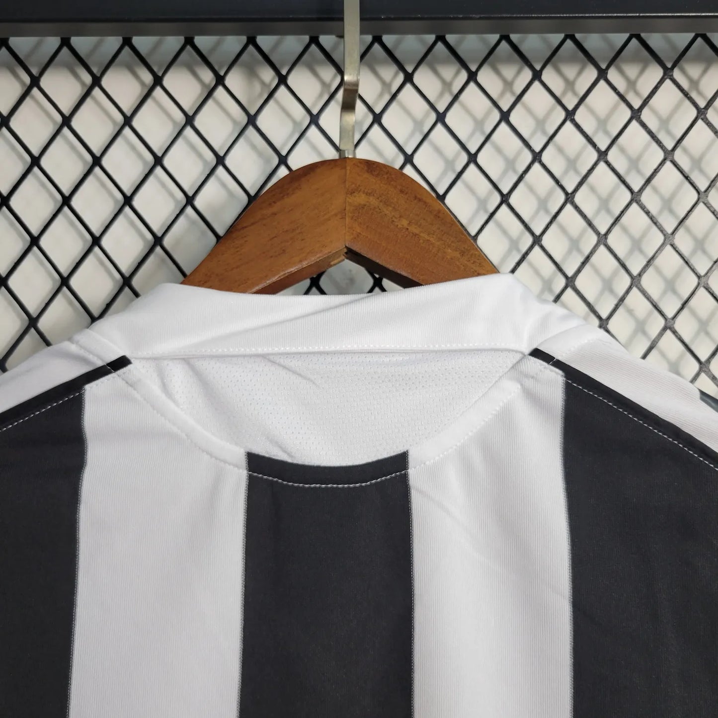 04-06 Newcastle United Home Retro Jersey