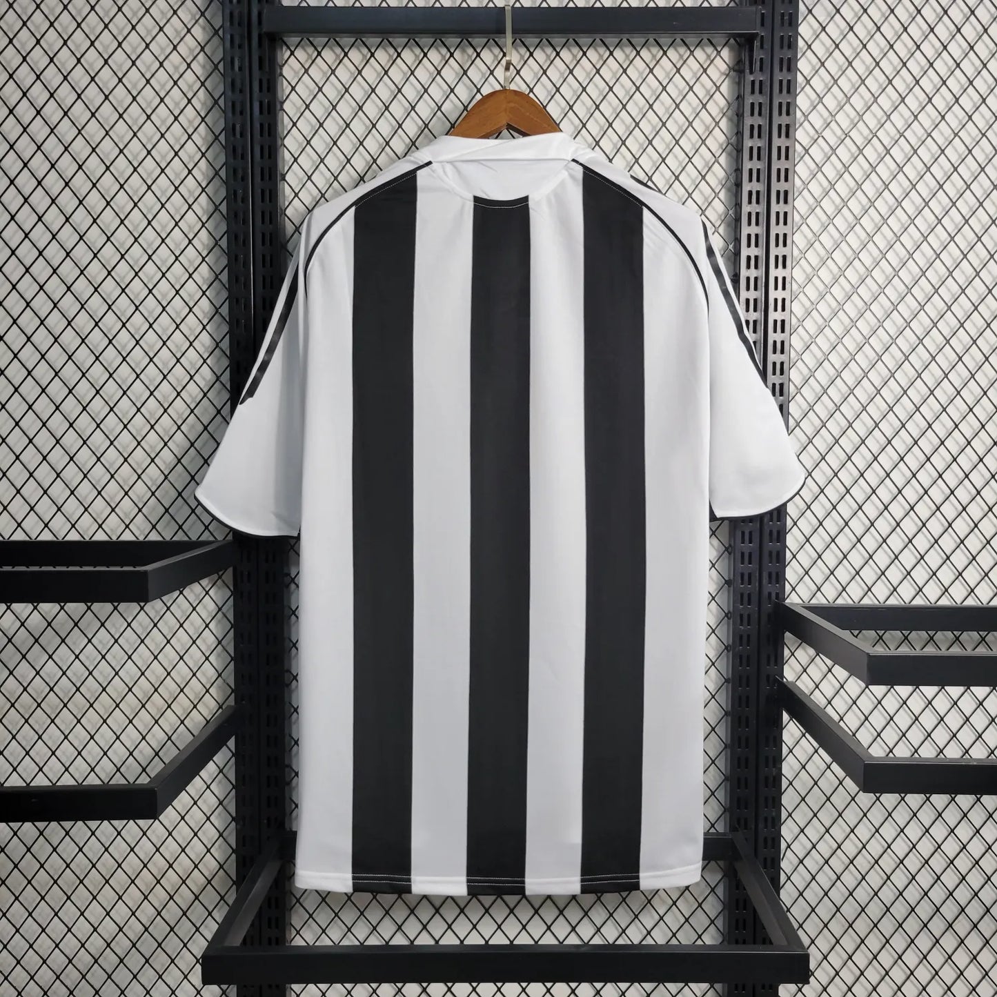 04-06 Newcastle United Home Retro Jersey