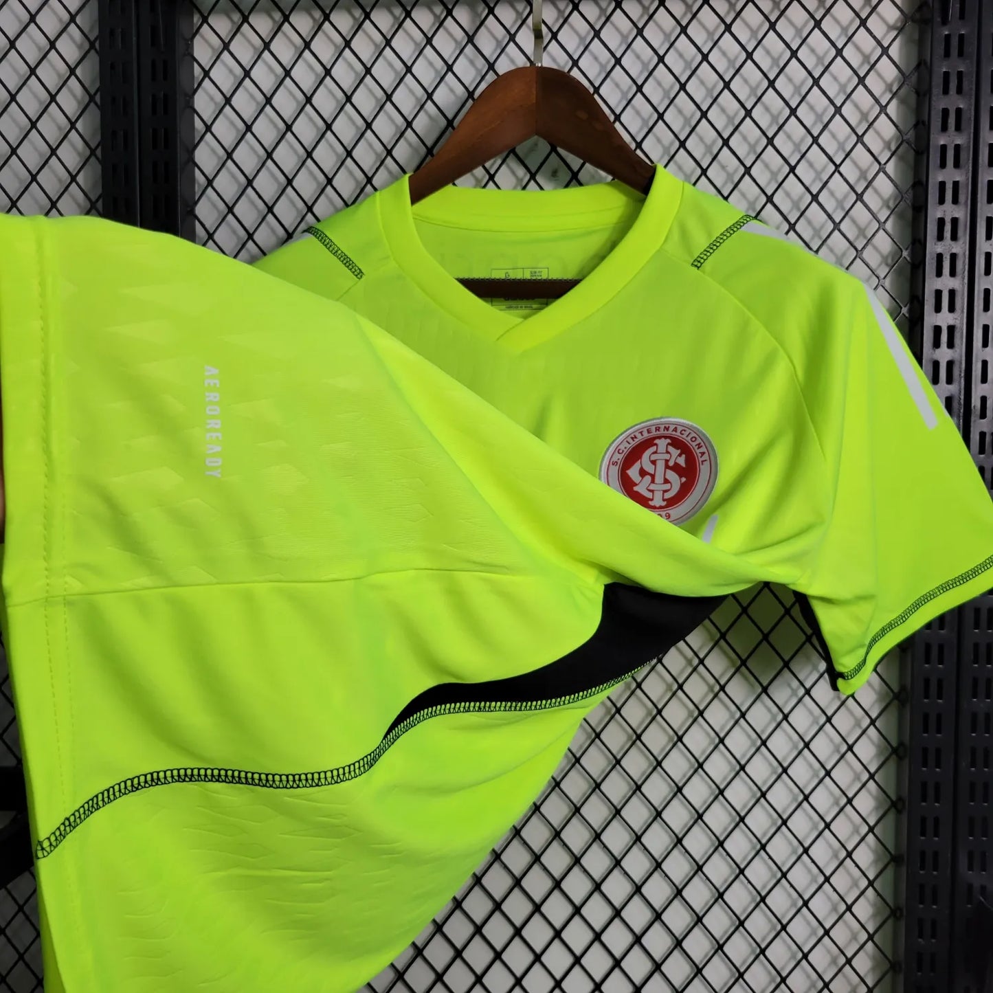 23-24 Internacional Goalkeeper Fans Jersey
