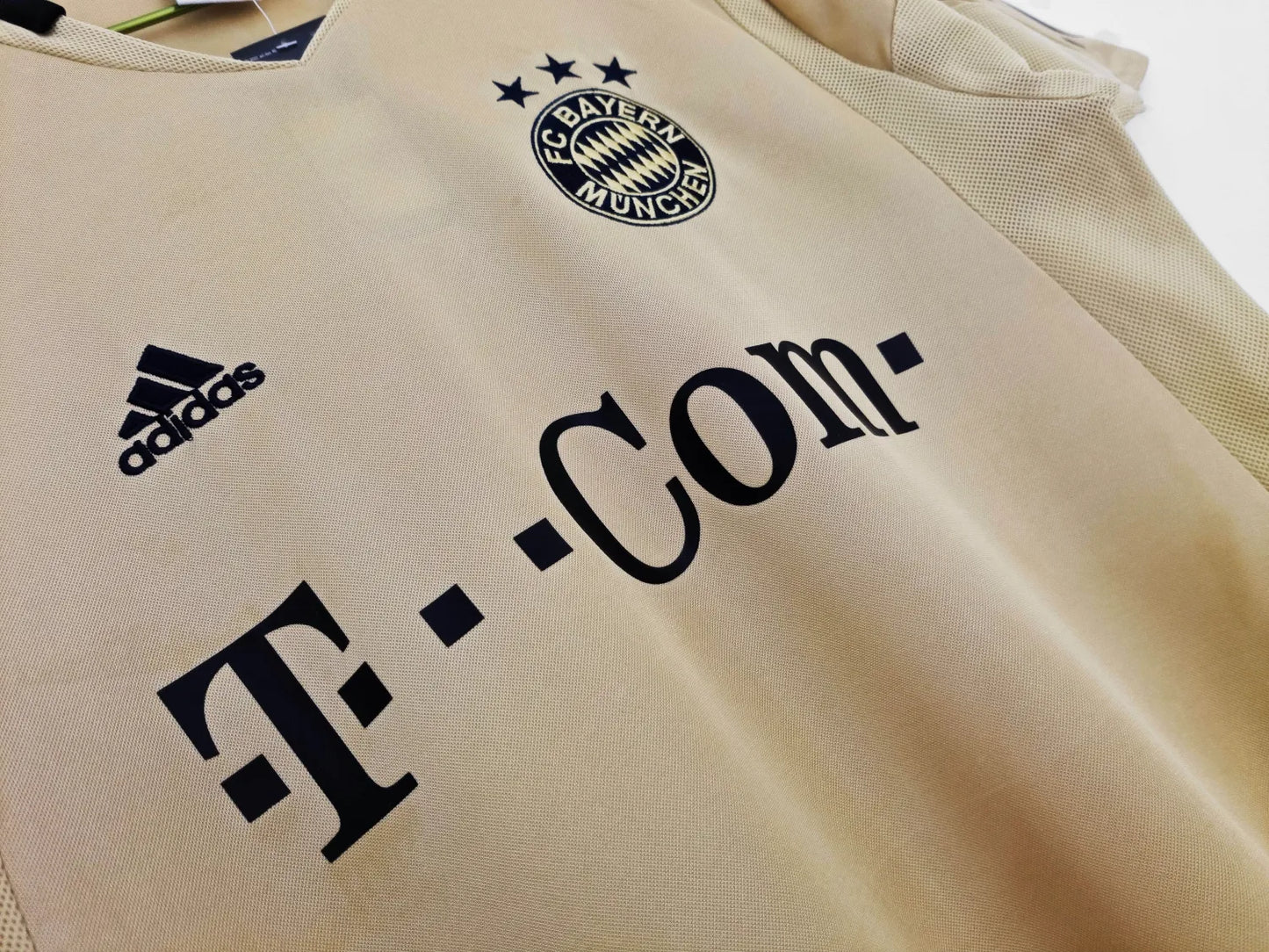 2004-05 Bayern Munich Away Retro Jersey