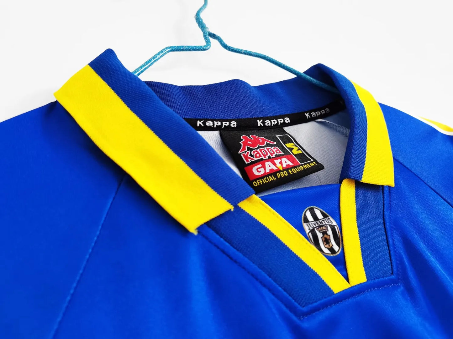 1995-96 Juventus Away Retro Jersey