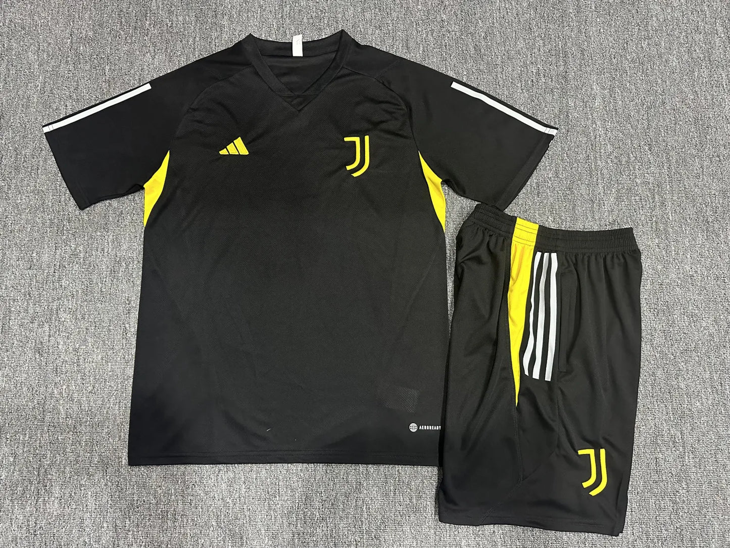 23-24 Juventus Short Sleeve Training Suit