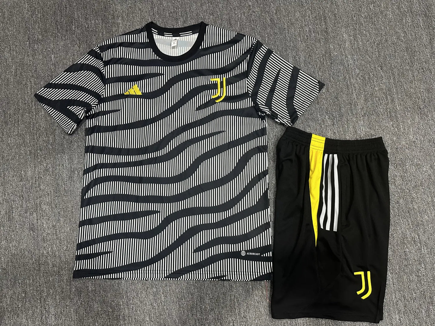 23-24 Juventus Short Sleeve Training Suit