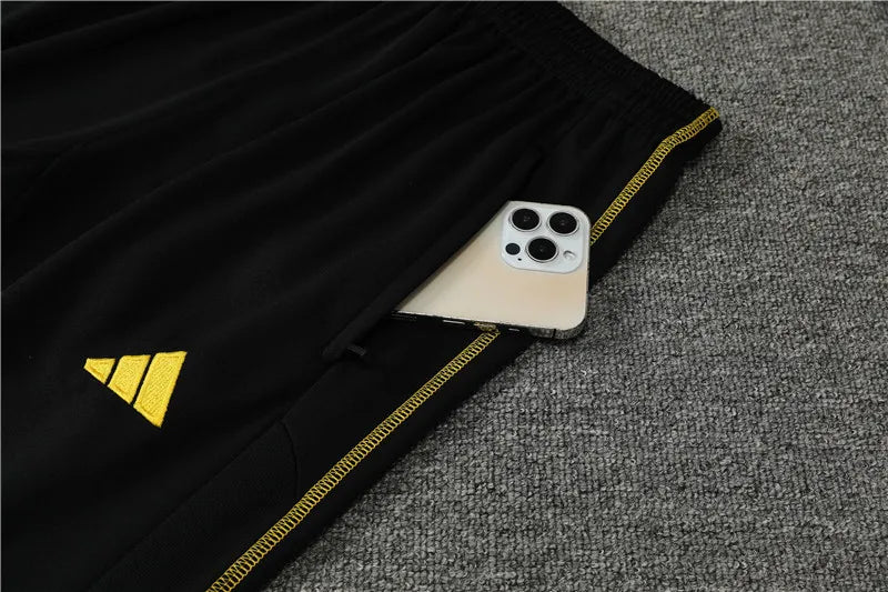 23-24 Manchester United Training Short Sleeve Suit