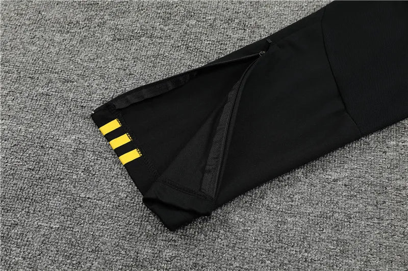 23-24 Manchester United Training Short Sleeve Suit