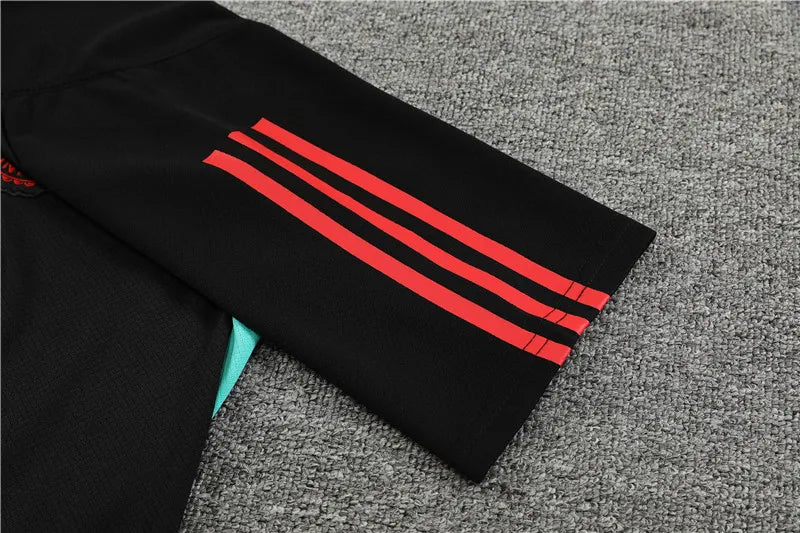 23-24 Manchester United Training Short Sleeve Suit