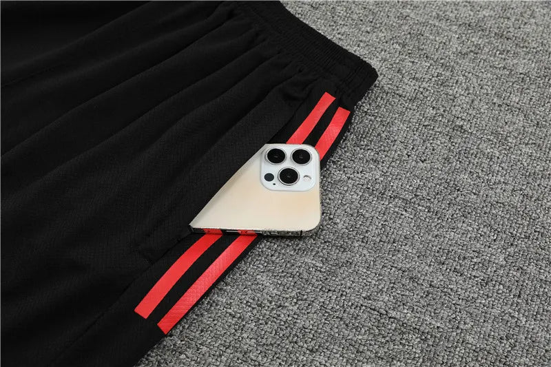 23-24 Manchester United Training Short Sleeve Suit
