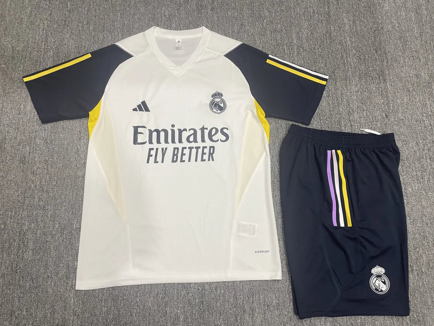 23-24 Real Madrid Training Short Sleeve Suit