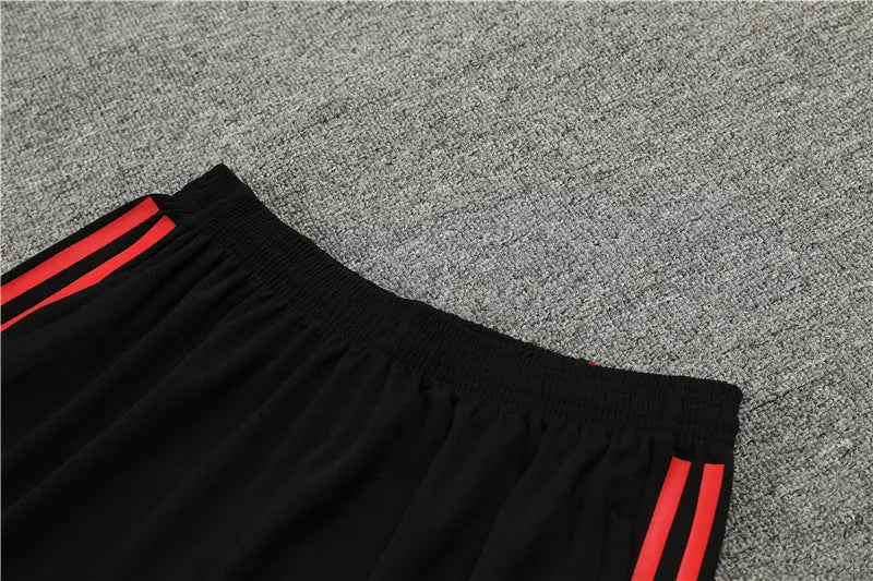 23-24 Manchester United Camouflage Training Short Sleeve Suit