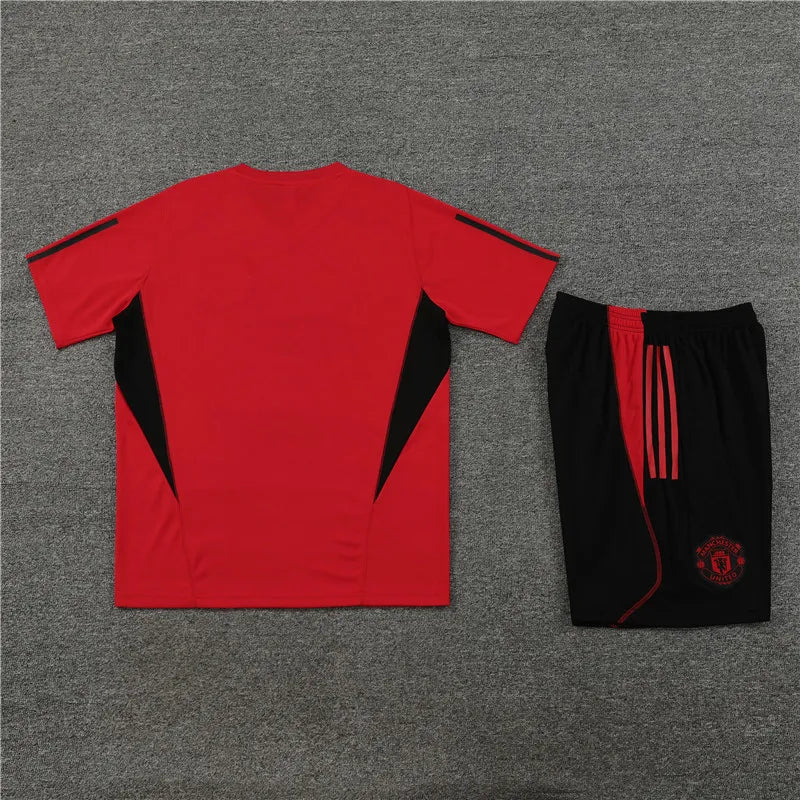 23-24 Manchester United Red Training Short Sleeve Suit