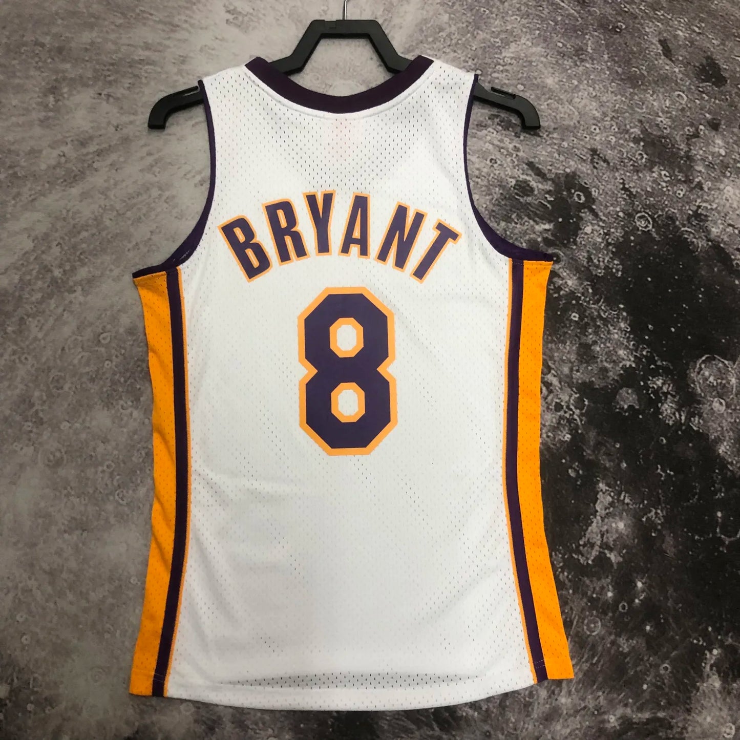 M&N 03-04 Lakers SW White 8# Bryant