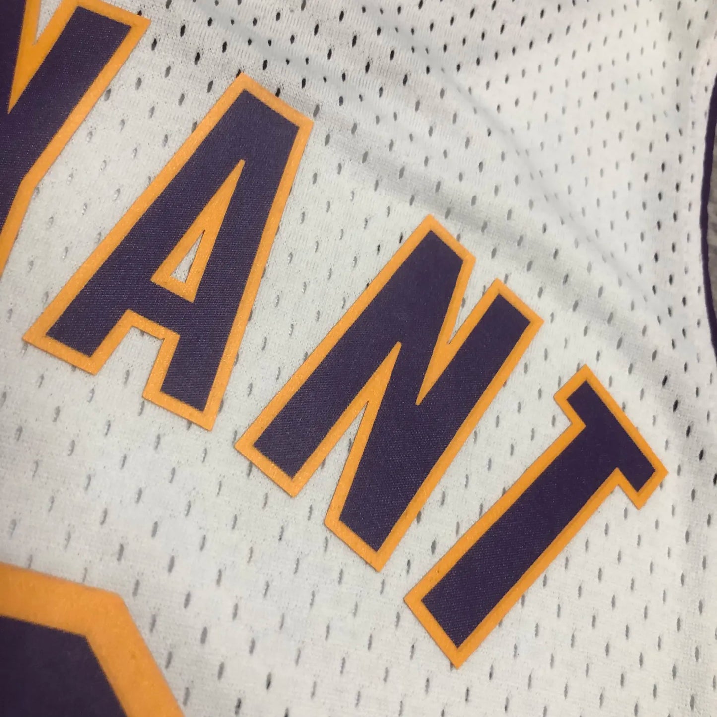 M&N 03-04 Lakers SW White 8# Bryant