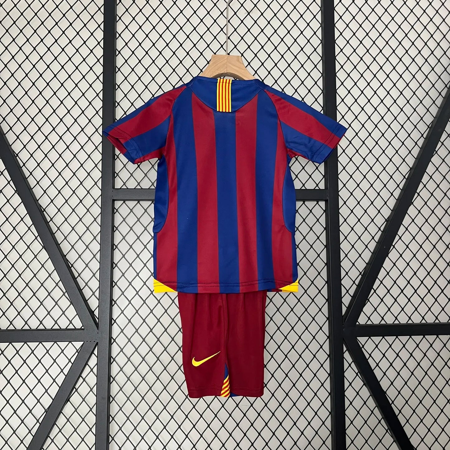 Retro 05-06 Barcelona Home Kids Kit