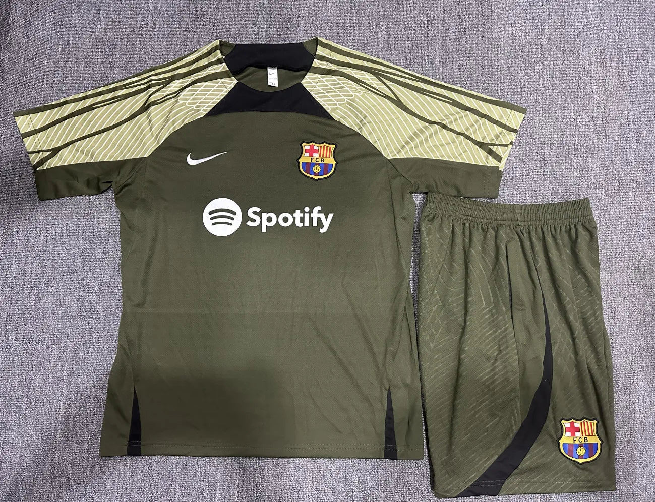 23-24 Barcelona Training Short Sleeve Suit
