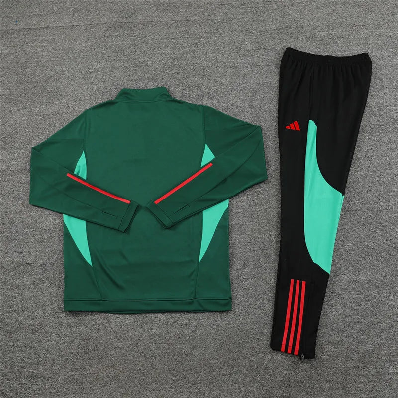 23-24 Manchester United Green Training Suit