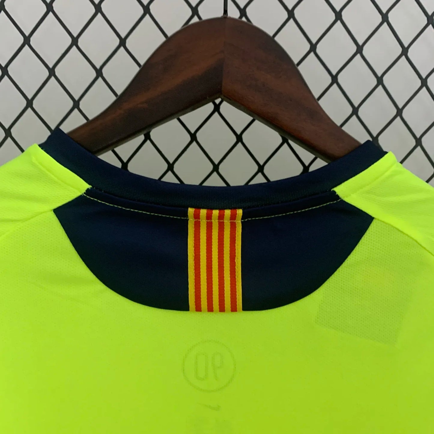 2005-06 Barcelona Away Long Sleeve Retro Jersey