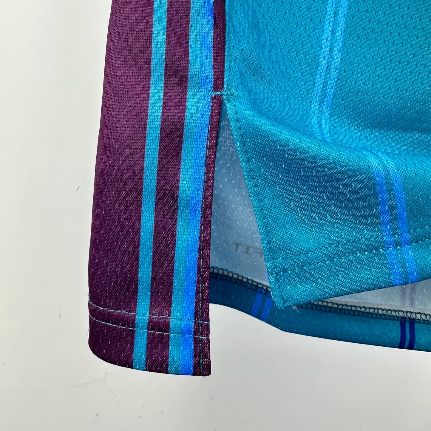 23-24 Charlotte Hornets Classic Edition LaMelo Ball #1 Swingman NBA Jersey