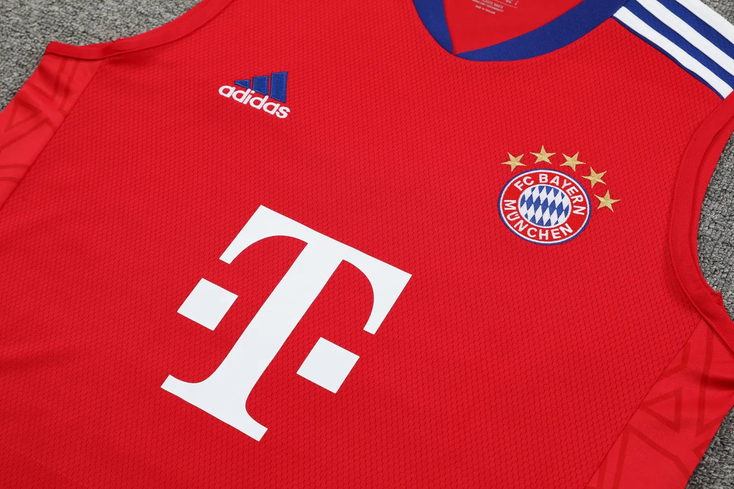 23-24 Bayern Munich Training Vest Suit