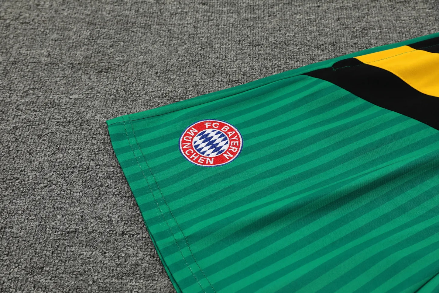 23-24 Bayern Munich Training Vest Suit