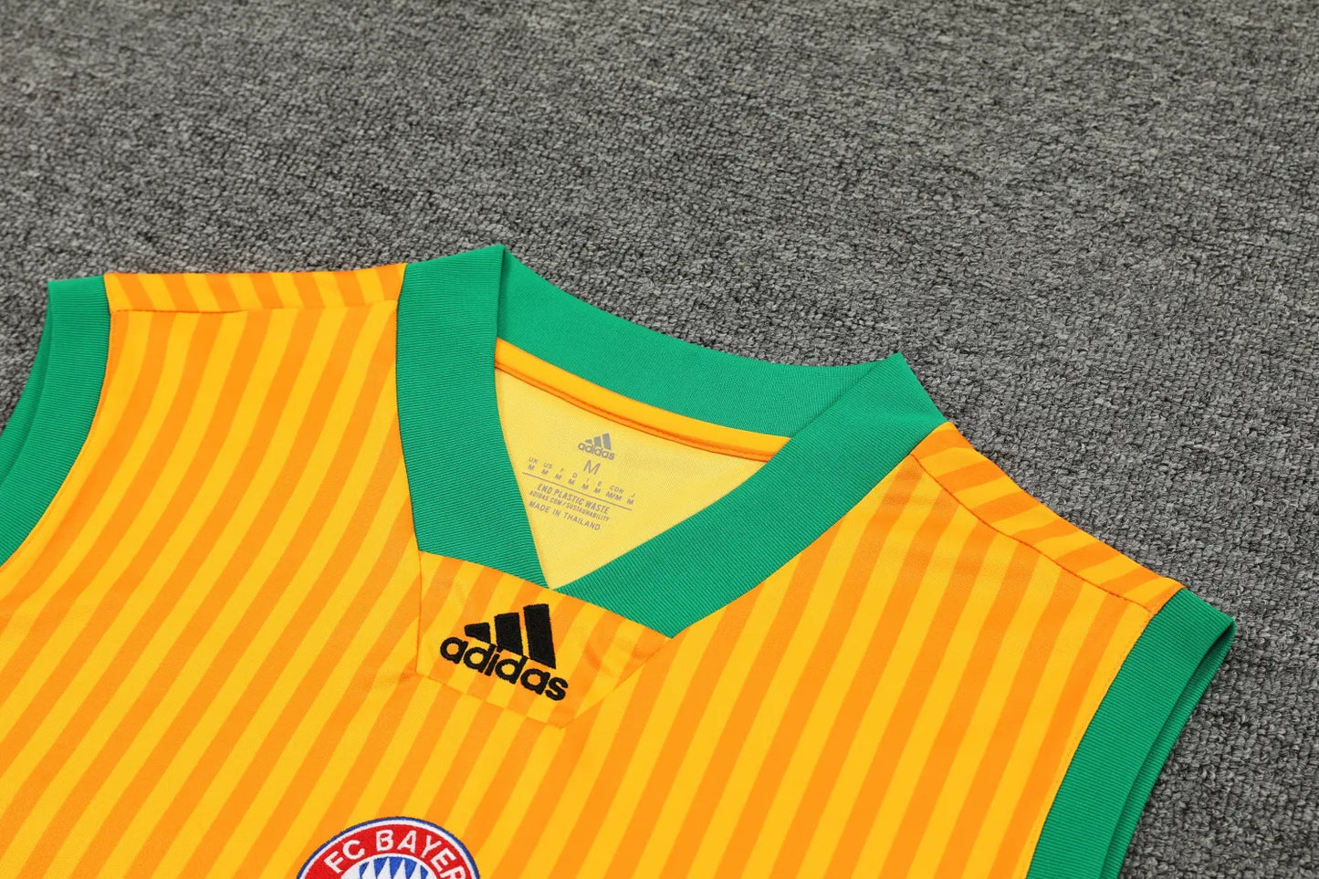 23-24 Bayern Munich Training Vest Suit