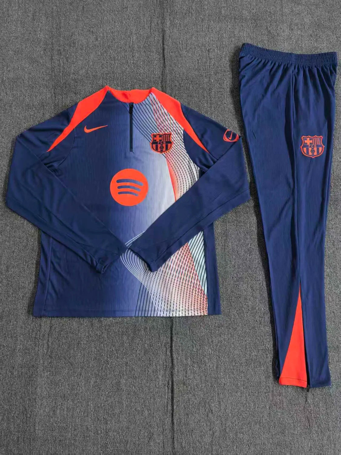 25-26 Barcelona Training Suit