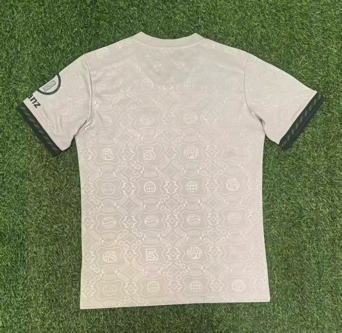 25-26 Bayern Munich Speical Fans Kit