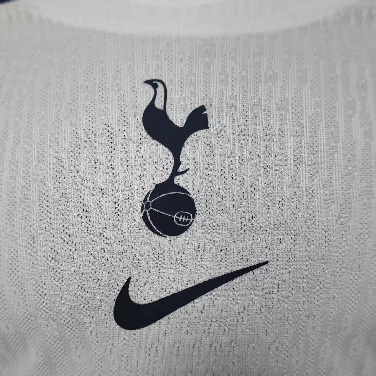 25-26 Tottenham Hotspur Home Long Sleeve Kit