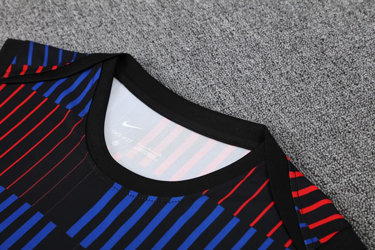 25-26 Barcelona Vest Training Suit