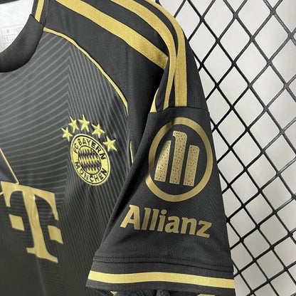 25-26 Bayern Munich Speical Fans Kit