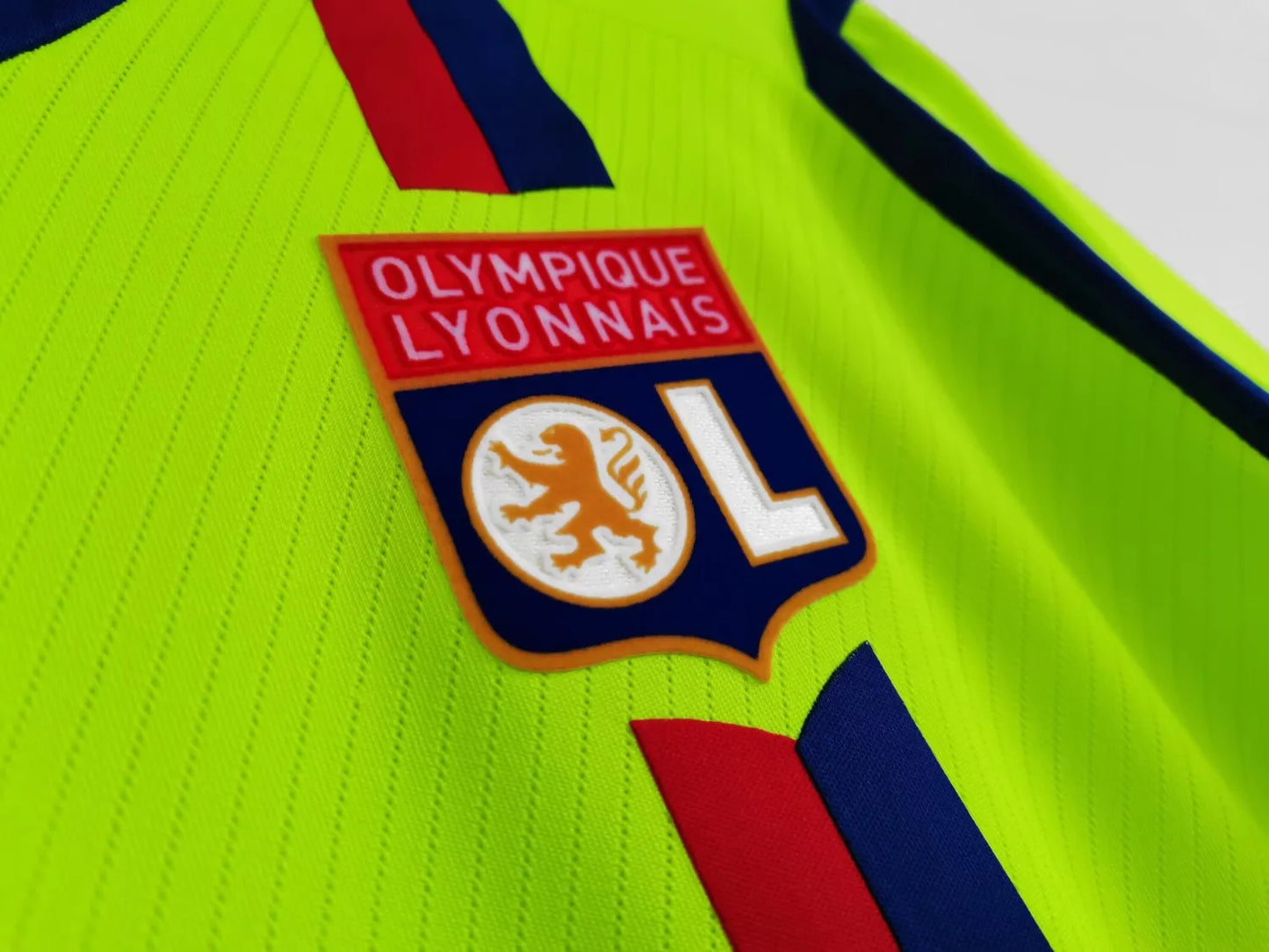 Lyon Away Kit Retro 08-09