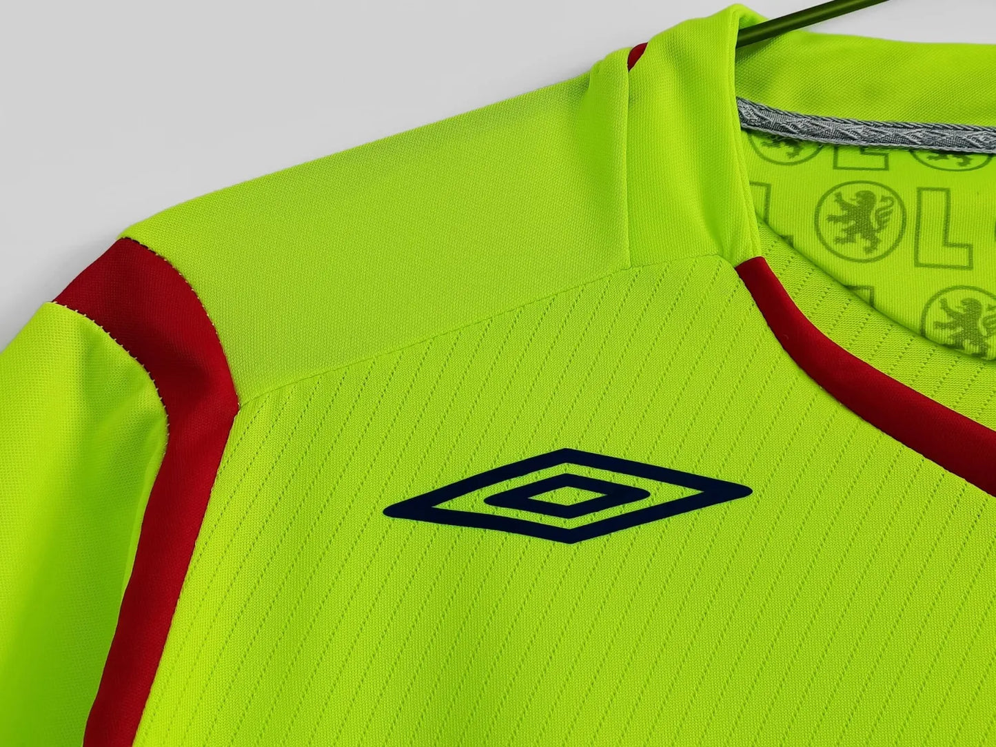 Lyon Away Kit Retro 08-09