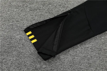23-24 Manchester United Training Short Sleeve Suit