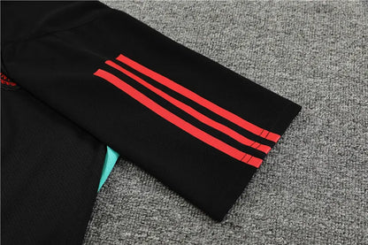 23-24 Manchester United Training Short Sleeve Suit