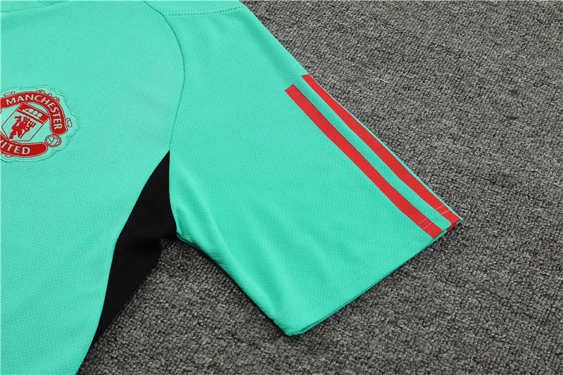 23-24 Manchester United Training Short Sleeve Suit