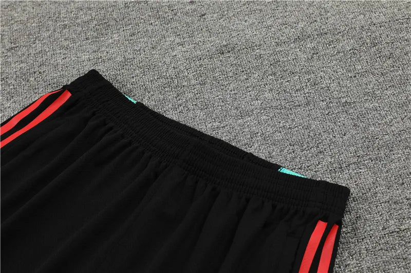 23-24 Manchester United Training Short Sleeve Suit