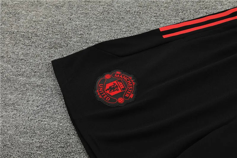 23-24 Manchester United Training Short Sleeve Suit