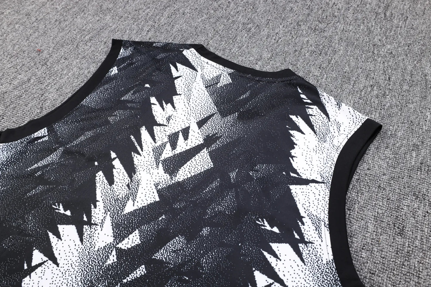 23-24 Juventus Black Training Vest Suit