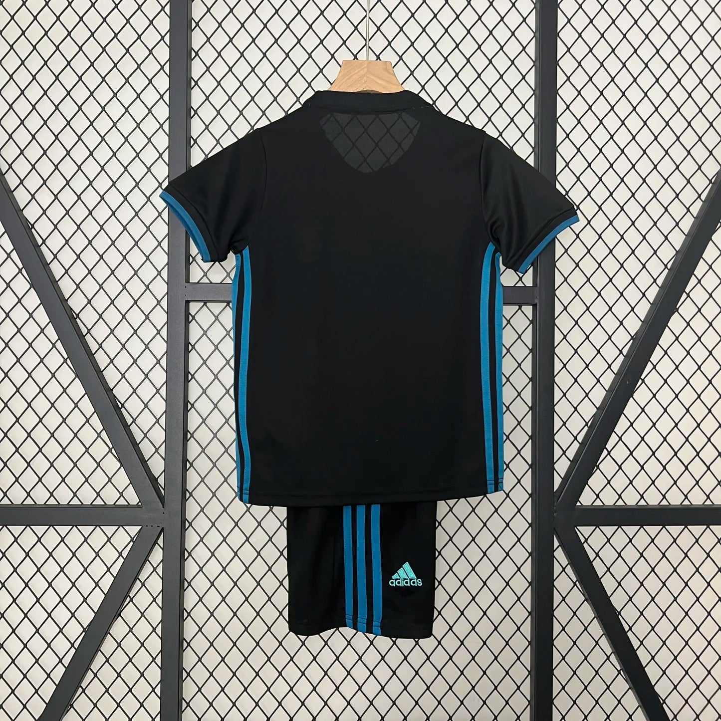 Retro17-18 Real Madrid Away Kids Kit