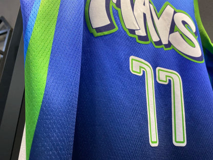 Dallas Mavericks Gradient Blue Jersey